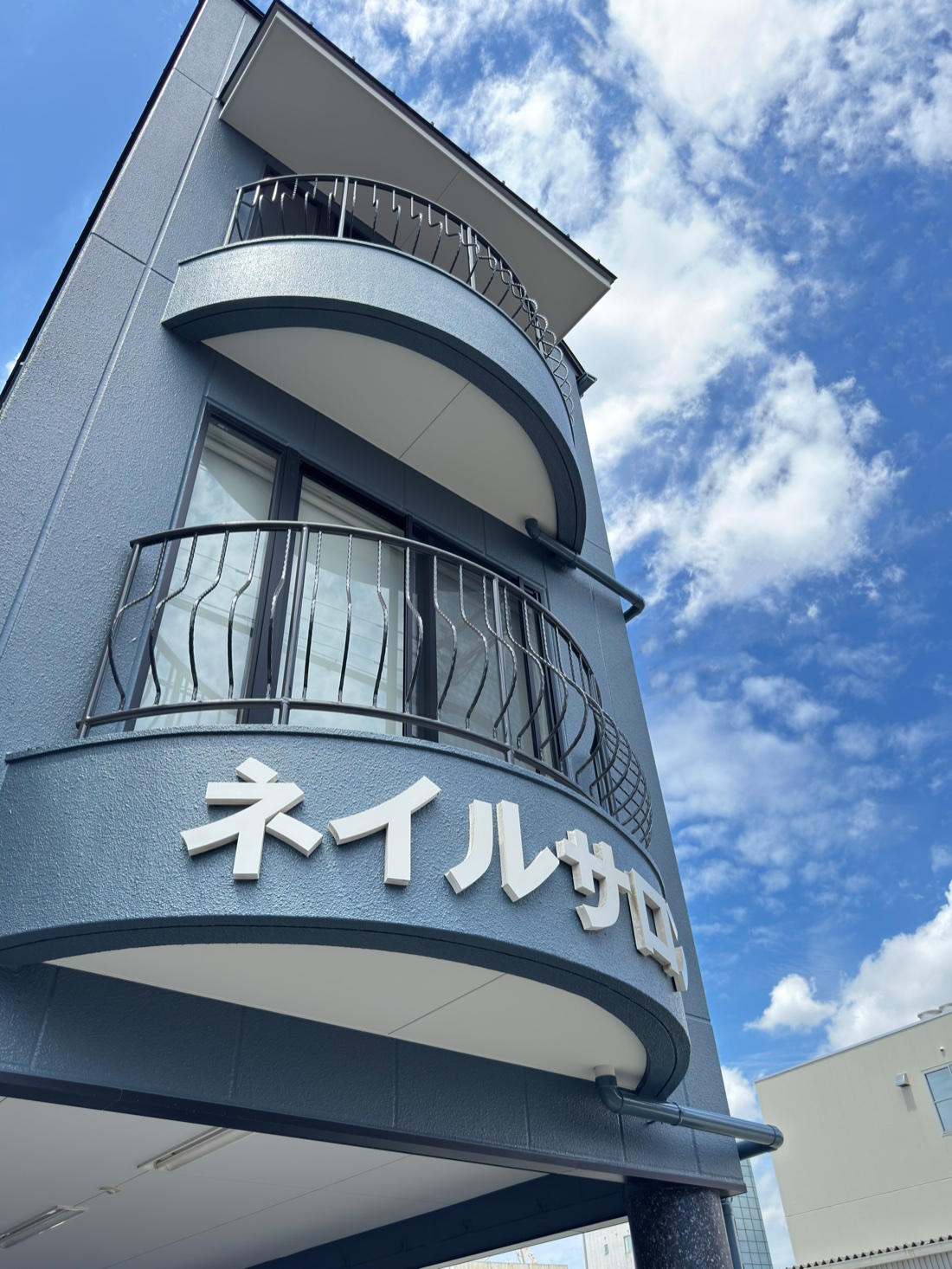 nail & eyelash Bellulu 外観
